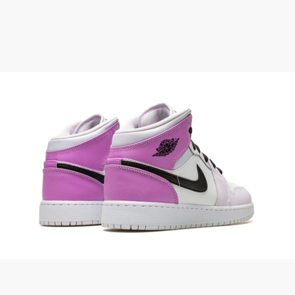 Air Jordan 1 Mid (GS) - Picture 3 of 7